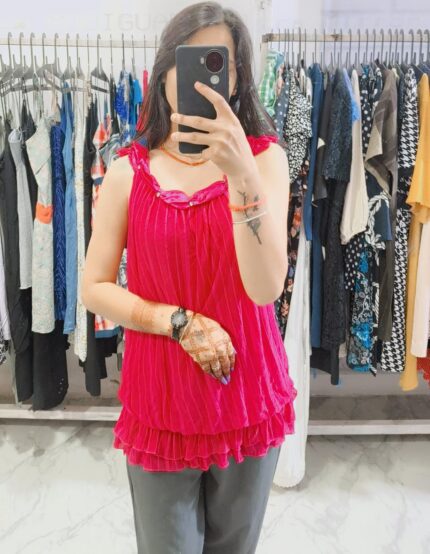sleeveless pink top